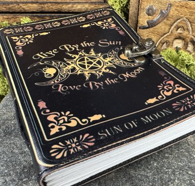 Book of shadow skrivbok i skinn